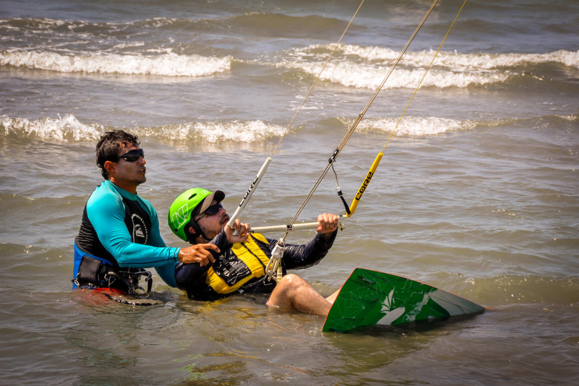 clases-privadas-servicio-de-kitesurfing-Caratagena-Colombia.jpg