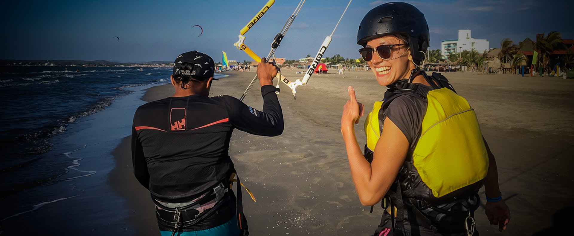 feliz en clases - practica del kitesurf Caratagena - Colombia