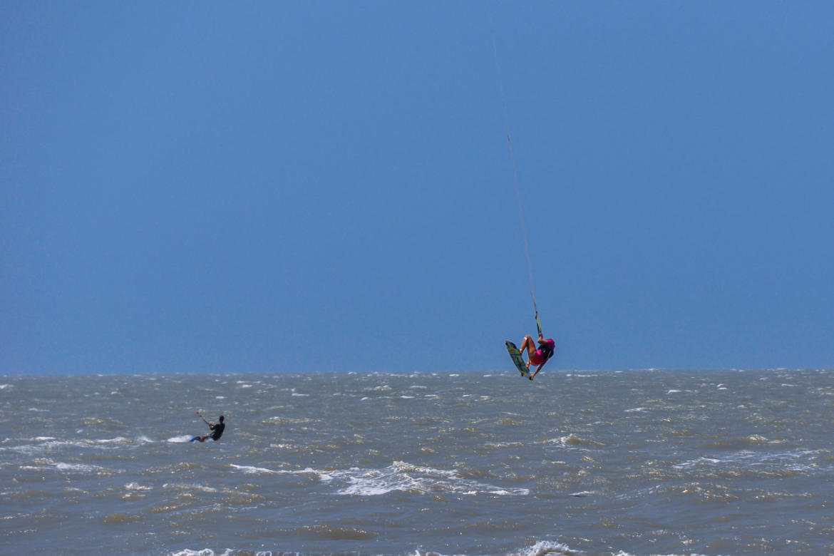 NICOLETTA-practica-del-kitesurfing-Cartagena-Colombia-1.jpg