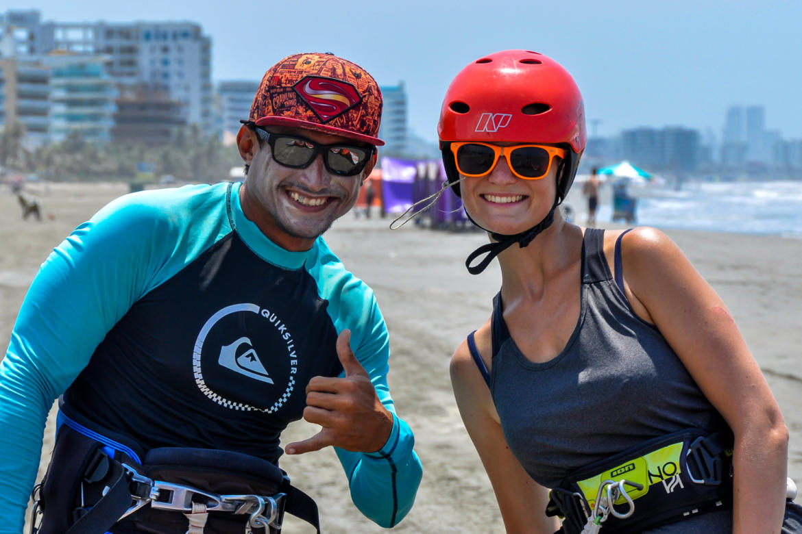 instructor-alumna-clases-de-kitesurf-Cartagena-Colombia-1-1.jpg