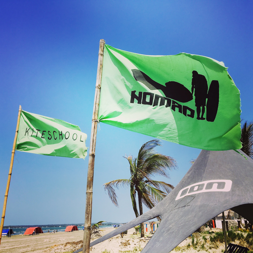 muy-buen-di-de-viento-entrenamiento-en-kitesurf-Caratgena-Colombia-1.jpg