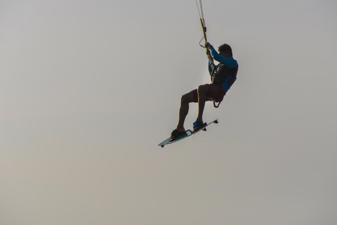 volando-un-poco-clases-de-kitesurf-Caratgena-Colombia-1.jpg